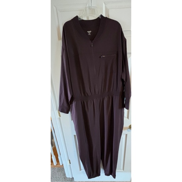 Old Navy StretchTech Cropped Zip Bomber Jumpsuit for Women - Picture 9 of 9